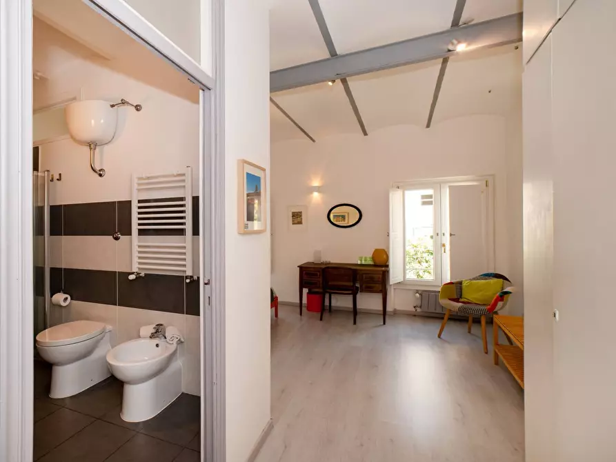 Immagine 21 di Attico in vendita  in Via Degli Zingari 47 a Roma