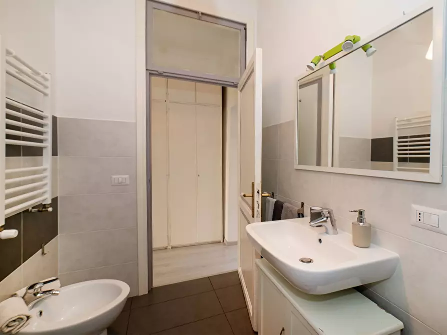 Immagine 23 di Attico in vendita  in Via Degli Zingari 47 a Roma