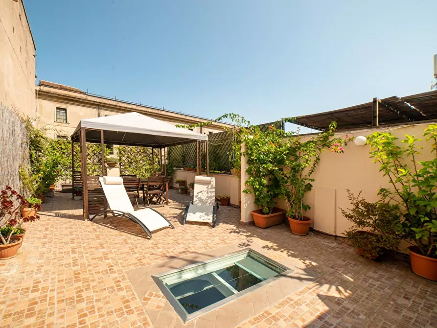 Immagine 1 di Attico in vendita  in Via Degli Zingari 47 a Roma