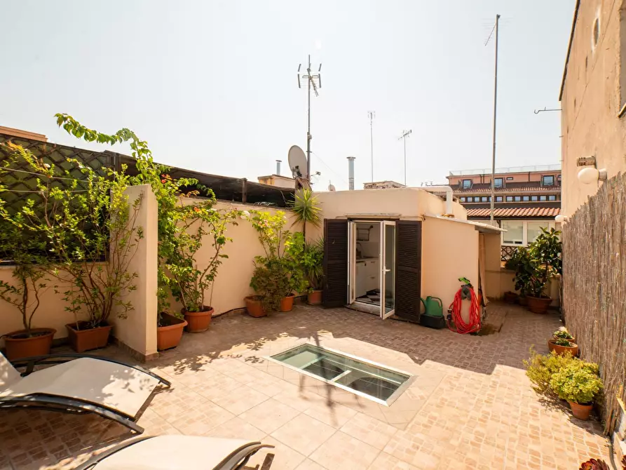 Immagine 5 di Attico in vendita  in Via Degli Zingari 47 a Roma