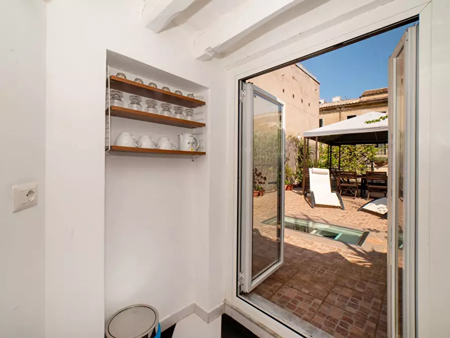 Immagine 32 di Attico in vendita  in Via Degli Zingari 47 a Roma