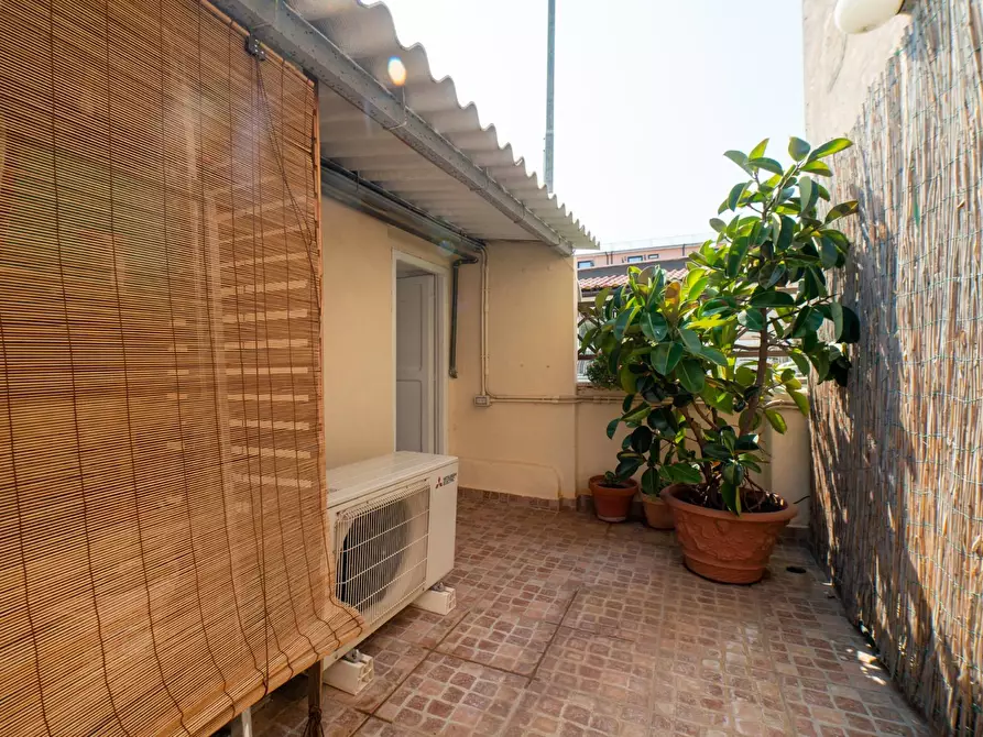 Immagine 7 di Attico in vendita  in Via Degli Zingari 47 a Roma