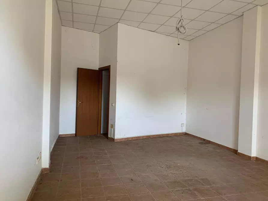Immagine 5 di Negozio in vendita  in VIA OCEANO PACIFICO a Santa Marinella