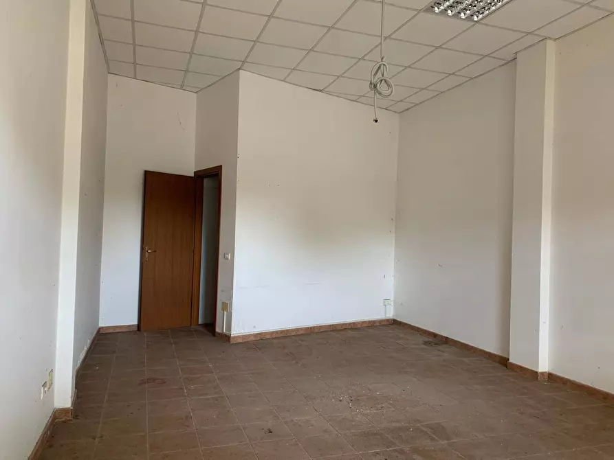 Immagine 8 di Negozio in vendita  in VIA OCEANO PACIFICO a Santa Marinella