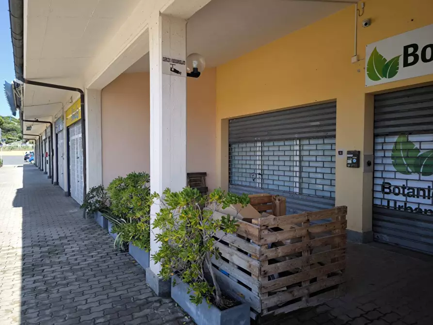Immagine 11 di Negozio in vendita  in VIA OCEANO PACIFICO a Santa Marinella