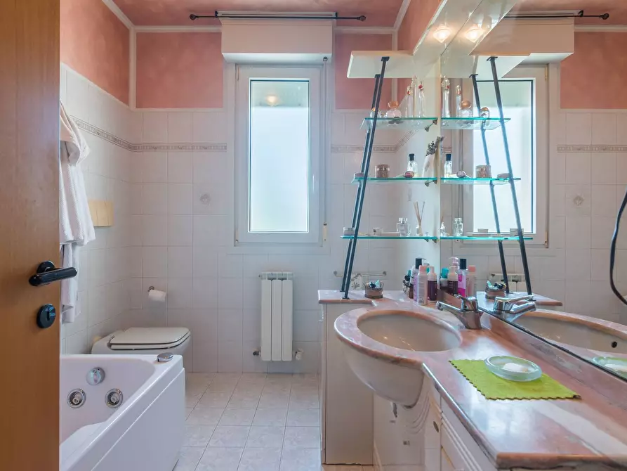 Immagine 14 di Appartamento in vendita  in Via Piazza E. Guevara a Cattolica