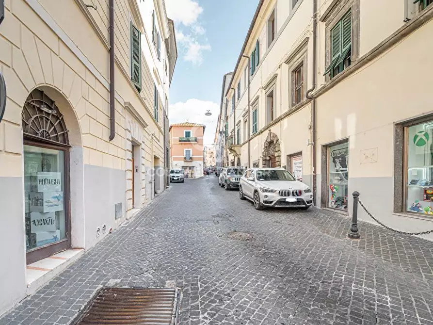 Immagine 16 di Locale commerciale in vendita  in Via dello Statuto 4 a Tarquinia