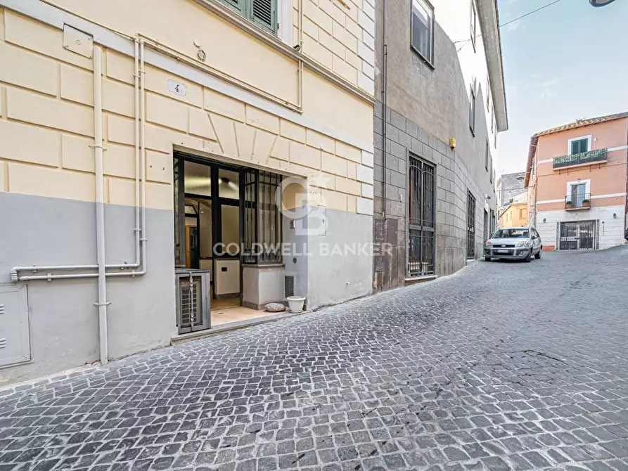 Immagine 14 di Locale commerciale in vendita  in Via dello Statuto 4 a Tarquinia