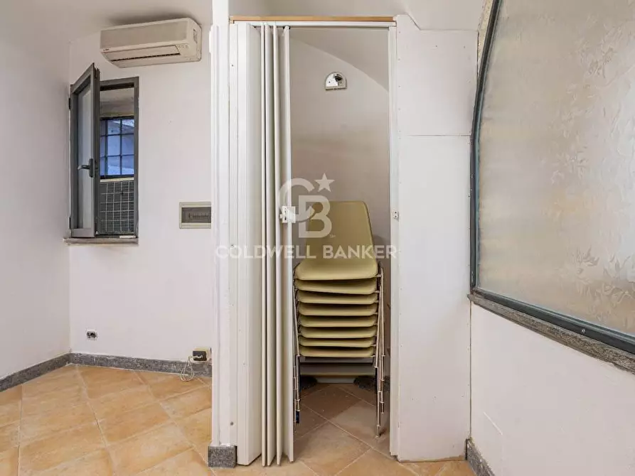 Immagine 11 di Locale commerciale in vendita  in Via dello Statuto 4 a Tarquinia