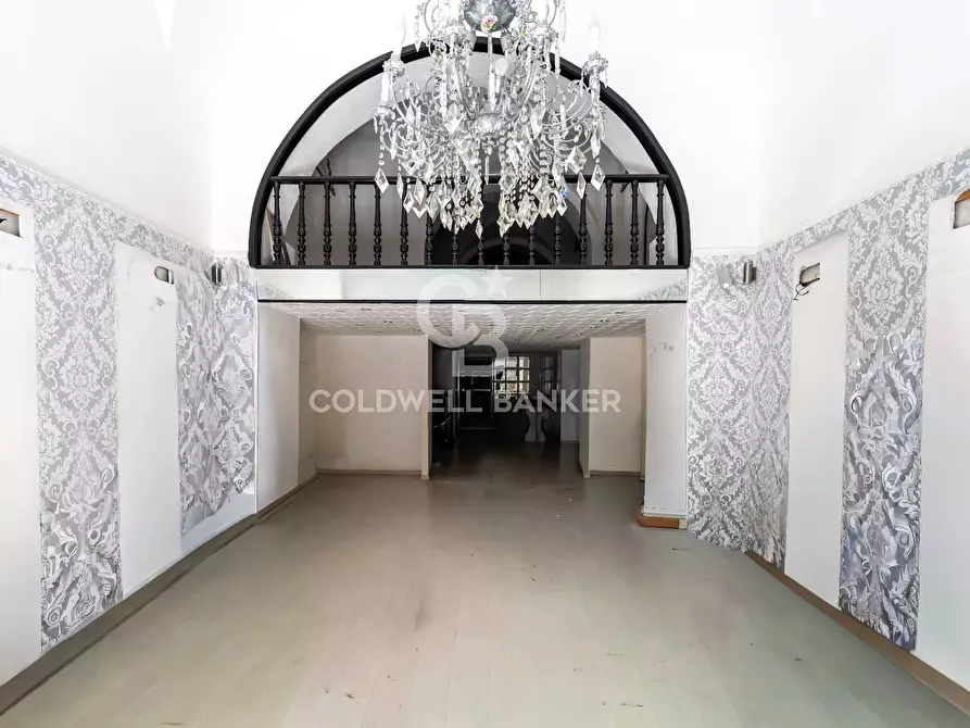 Immagine 2 di Locale commerciale in vendita  in Via G. Garibaldi 70 a Catania