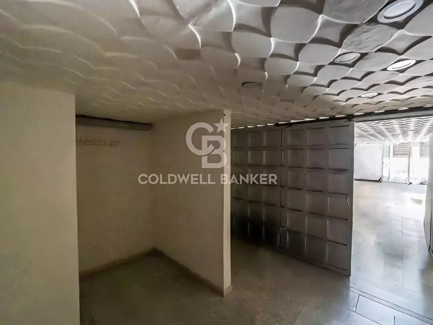 Immagine 6 di Locale commerciale in vendita  in Via G. Garibaldi 70 a Catania