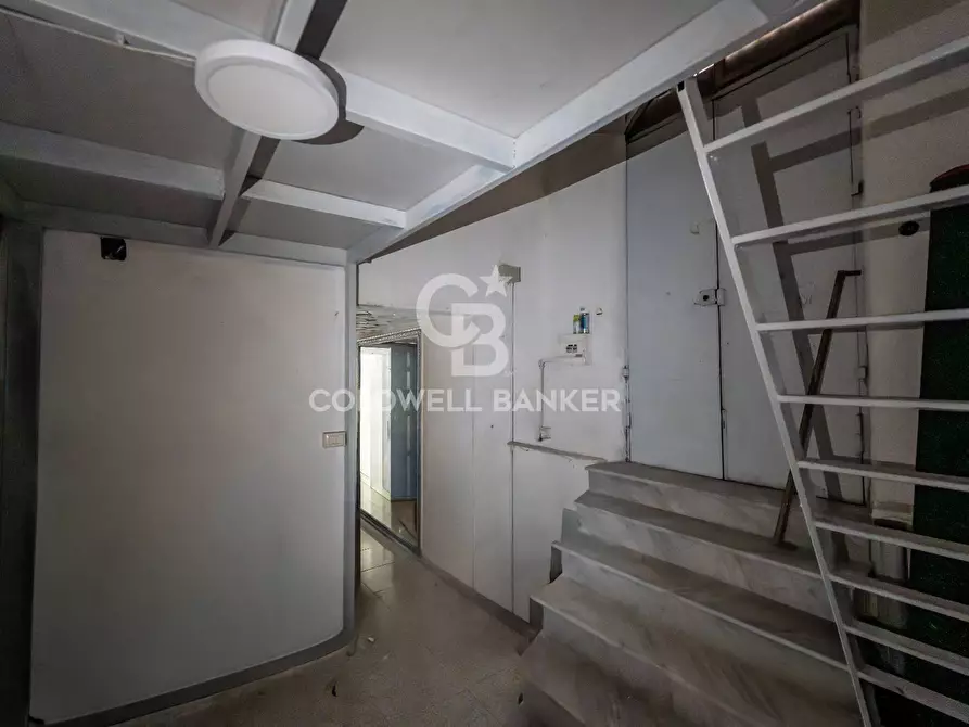 Immagine 7 di Locale commerciale in vendita  in Via G. Garibaldi 70 a Catania