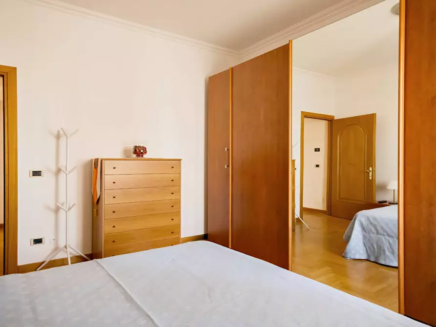 Immagine 9 di Appartamento in vendita  in Sampietrini 125 a Roma