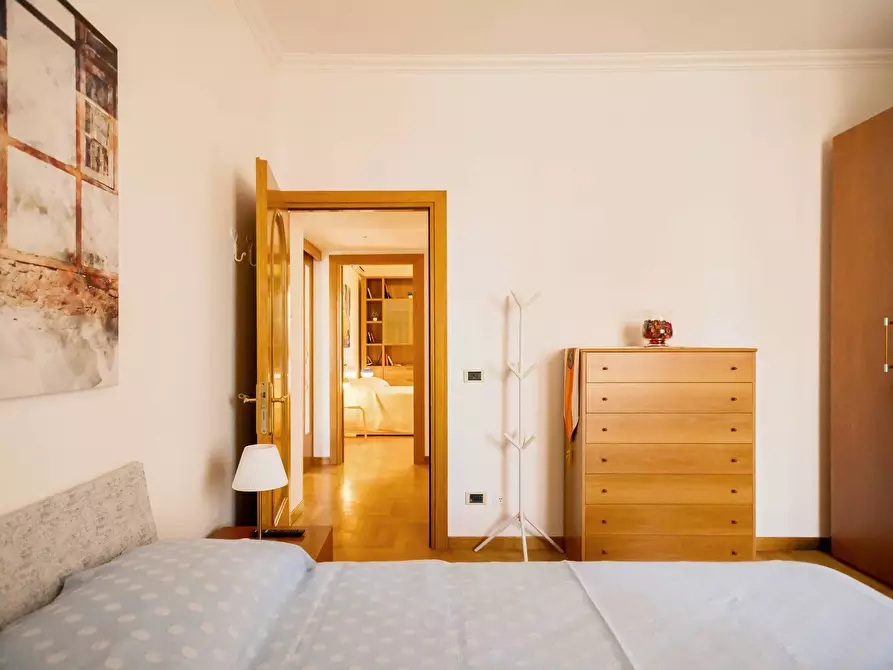 Immagine 10 di Appartamento in vendita  in Sampietrini 125 a Roma