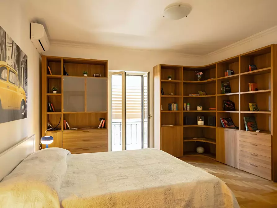 Immagine 11 di Appartamento in vendita  in Sampietrini 125 a Roma