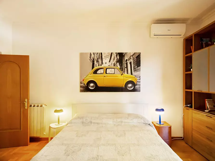 Immagine 13 di Appartamento in vendita  in Sampietrini 125 a Roma