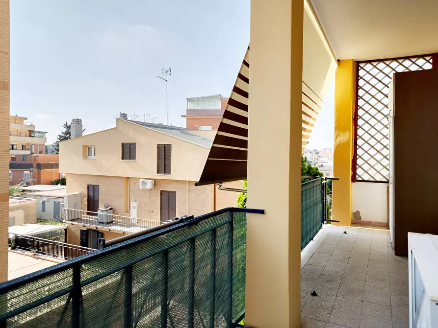 Immagine 23 di Appartamento in vendita  in Sampietrini 125 a Roma