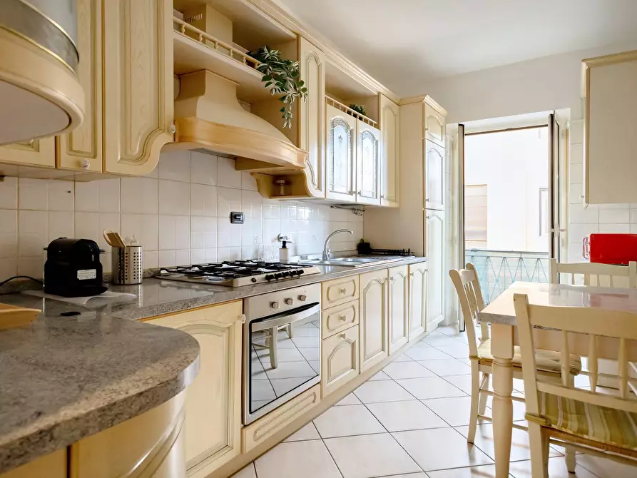 Immagine 30 di Appartamento in vendita  in Sampietrini 125 a Roma