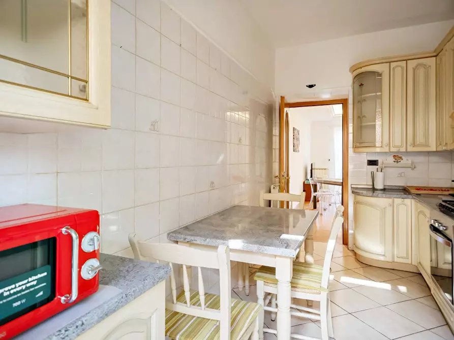 Immagine 33 di Appartamento in vendita  in Sampietrini 125 a Roma