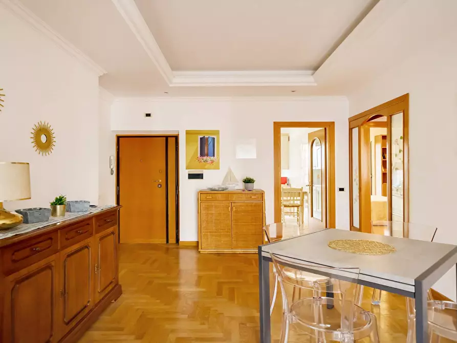 Immagine 38 di Appartamento in vendita  in Sampietrini 125 a Roma