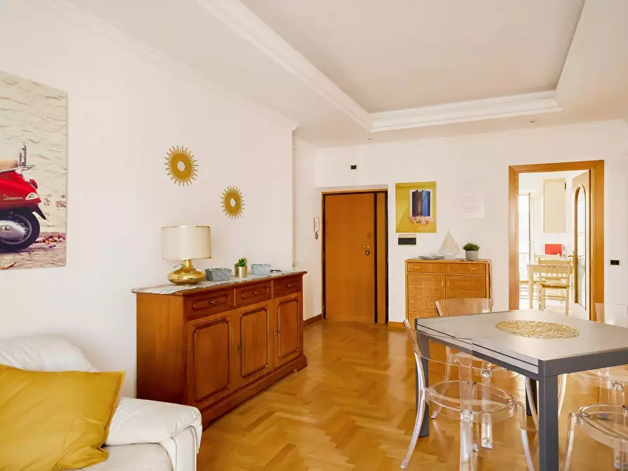 Immagine 39 di Appartamento in vendita  in Sampietrini 125 a Roma