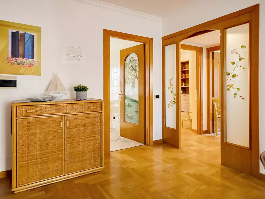 Immagine 40 di Appartamento in vendita  in Sampietrini 125 a Roma