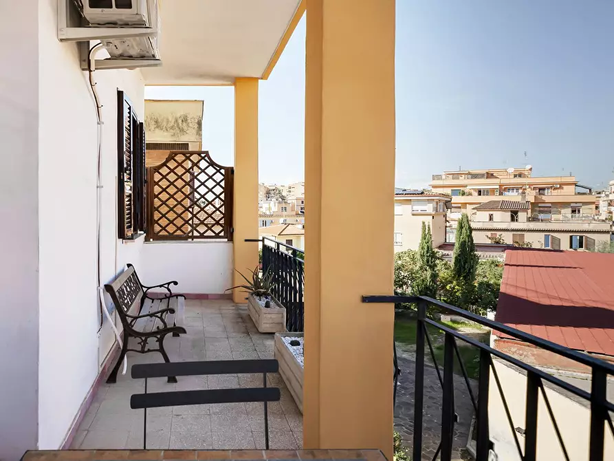 Immagine 43 di Appartamento in vendita  in Sampietrini 125 a Roma