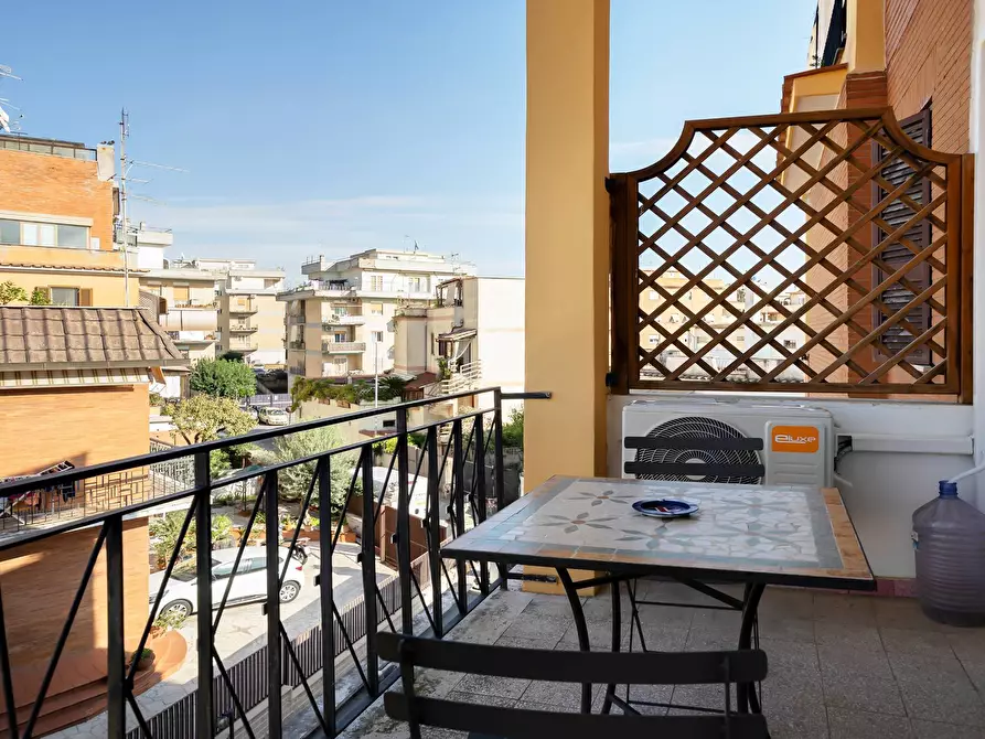 Immagine 48 di Appartamento in vendita  in Sampietrini 125 a Roma