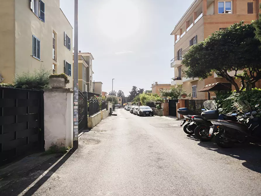 Immagine 53 di Appartamento in vendita  in Sampietrini 125 a Roma