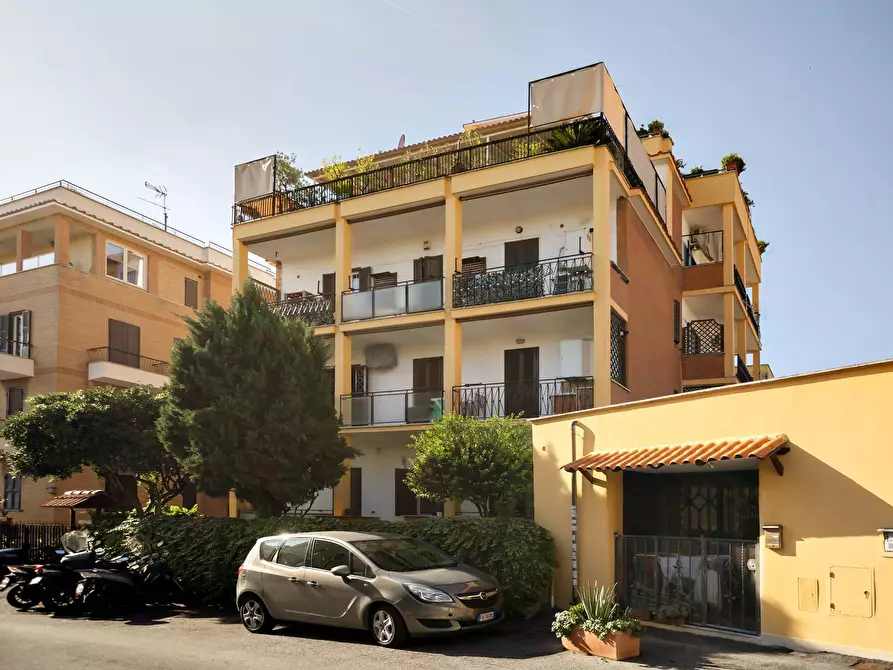 Immagine 54 di Appartamento in vendita  in Sampietrini 125 a Roma