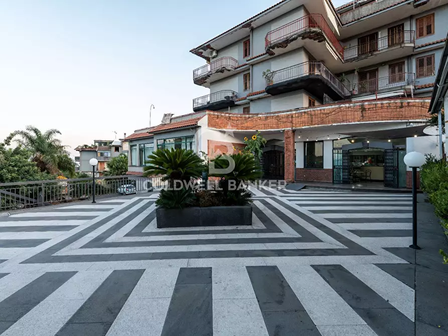 Immagine 3 di Locale commerciale in vendita  in Piazza Roma 11 a Milo