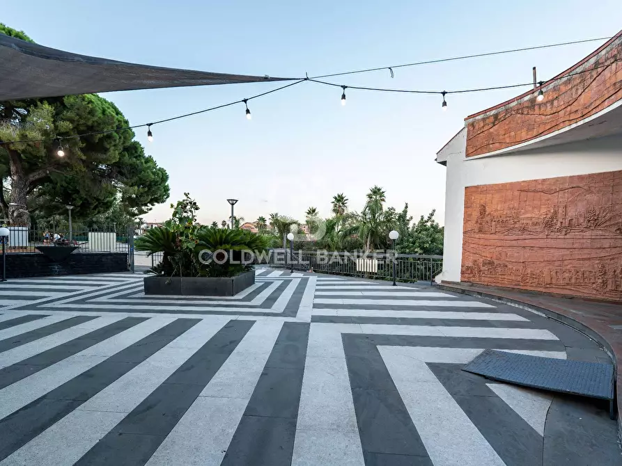 Immagine 4 di Locale commerciale in vendita  in Piazza Roma 11 a Milo