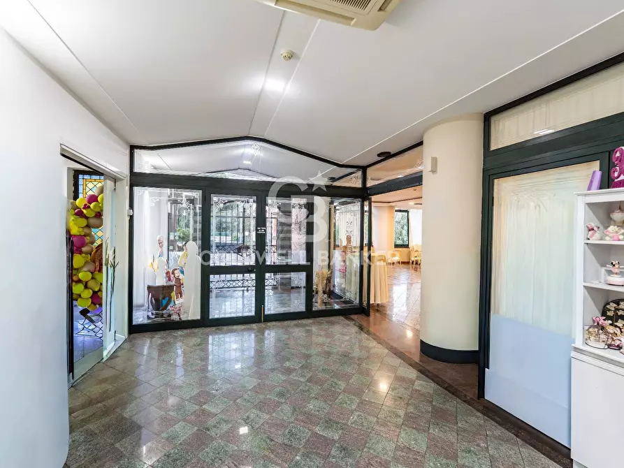 Immagine 6 di Locale commerciale in vendita  in Piazza Roma 11 a Milo