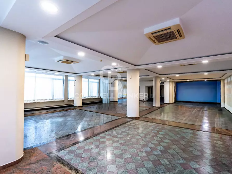 Immagine 8 di Locale commerciale in vendita  in Piazza Roma 11 a Milo