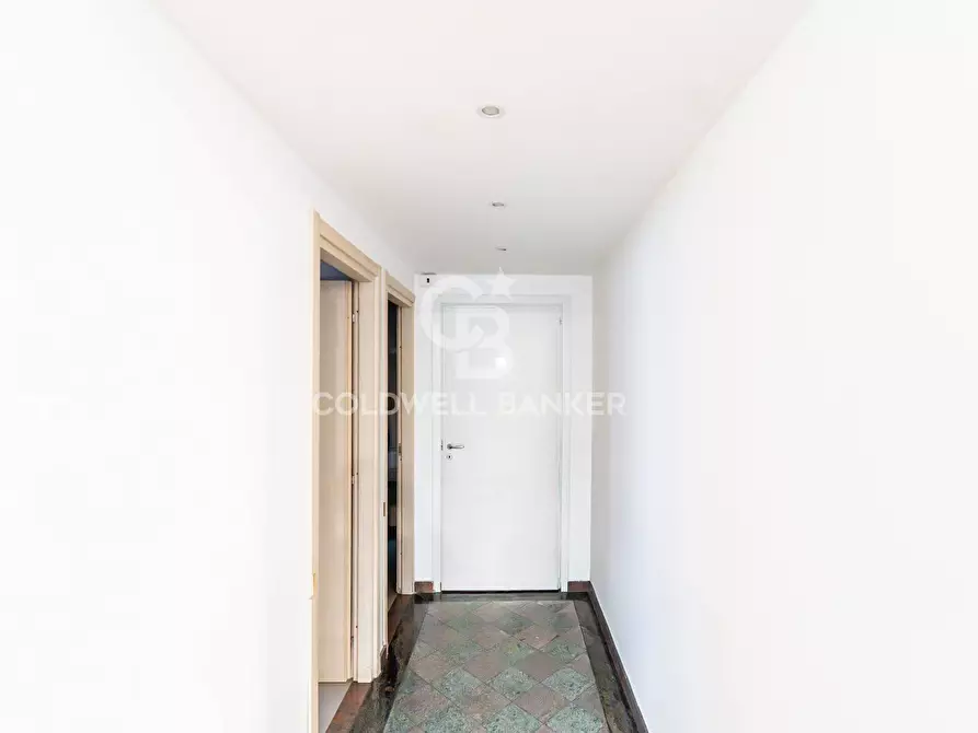 Immagine 12 di Locale commerciale in vendita  in Piazza Roma 11 a Milo