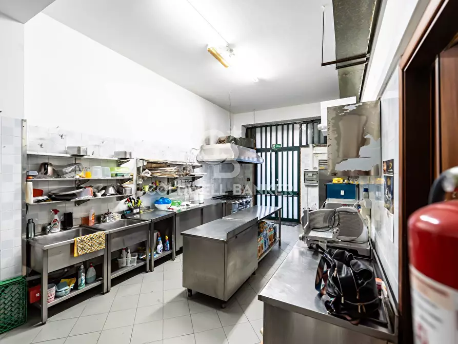 Immagine 18 di Locale commerciale in vendita  in Piazza Roma 11 a Milo