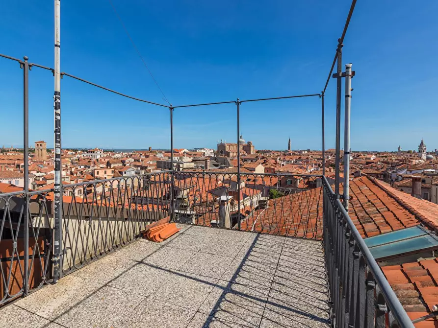 Immagine 32 di Appartamento in vendita  in Salizada Cannaregio - San Giovanni Grisostomo 5783 a Venezia