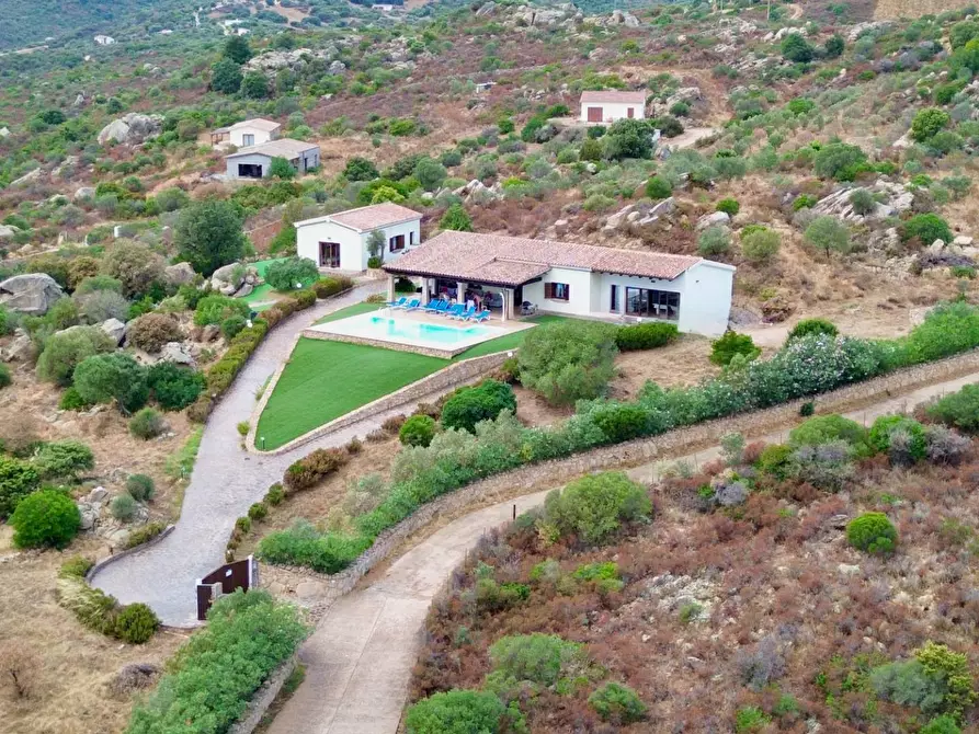 Immagine 41 di Villa in vendita  in VIA Casagliana s.n.c. a Olbia