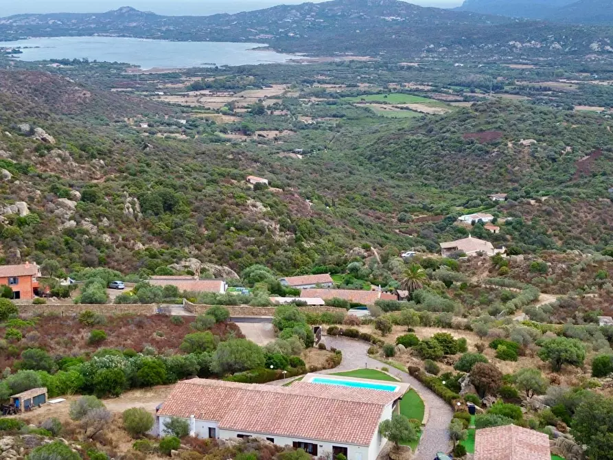 Immagine 5 di Villa in vendita  in VIA Casagliana s.n.c. a Olbia