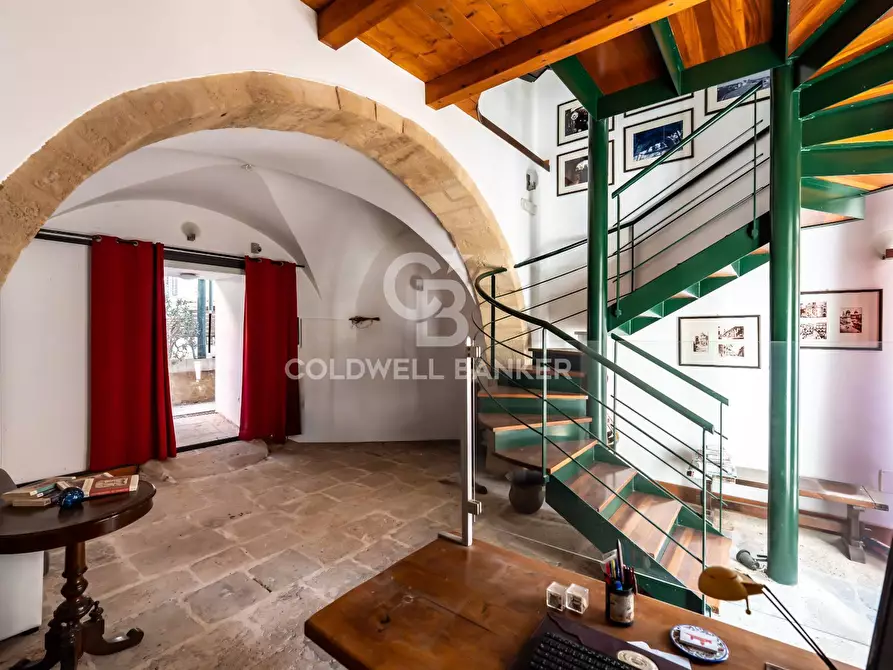 Immagine 5 di Palazzo in vendita  in Corso XX Settembre 80-82-84-86 a Militello In Val Di Catania