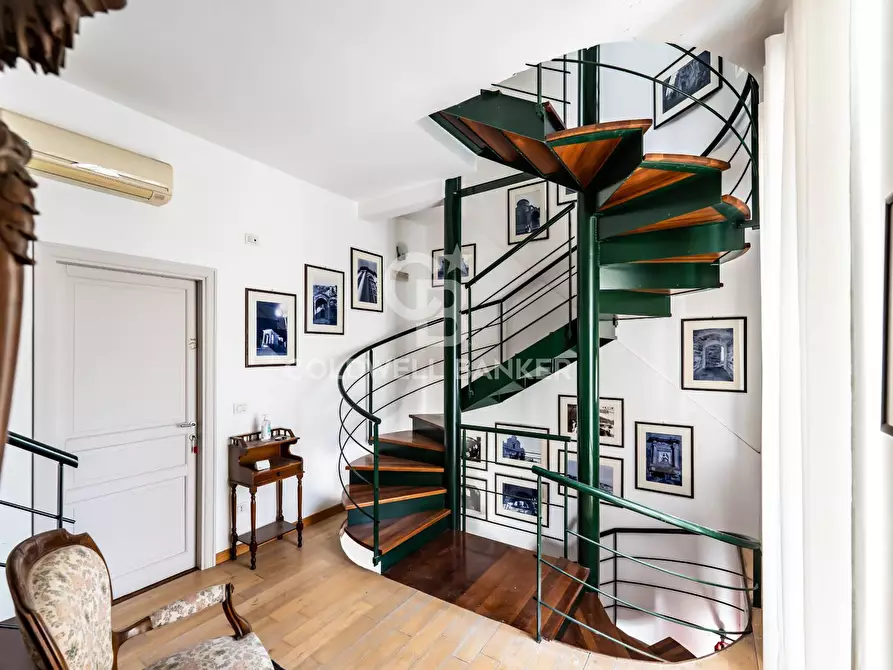 Immagine 15 di Palazzo in vendita  in Corso XX Settembre 80-82-84-86 a Militello In Val Di Catania