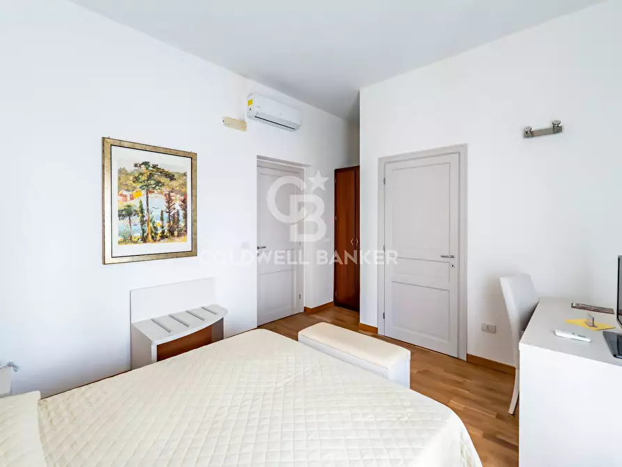 Immagine 19 di Palazzo in vendita  in Corso XX Settembre 80-82-84-86 a Militello In Val Di Catania