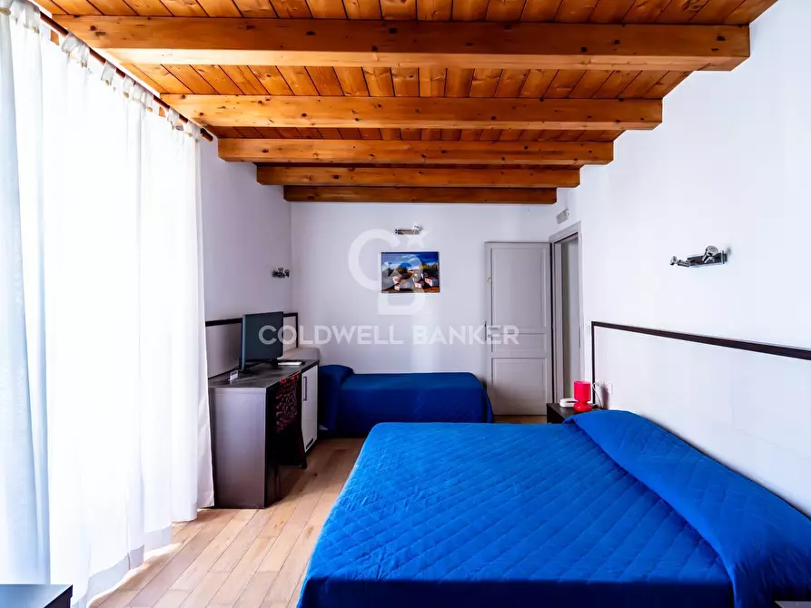 Immagine 21 di Palazzo in vendita  in Corso XX Settembre 80-82-84-86 a Militello In Val Di Catania