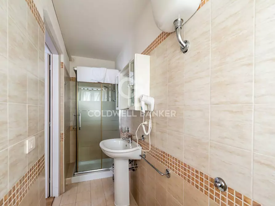 Immagine 22 di Palazzo in vendita  in Corso XX Settembre 80-82-84-86 a Militello In Val Di Catania