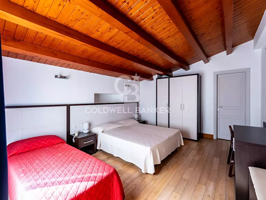 Immagine 27 di Palazzo in vendita  in Corso XX Settembre 80-82-84-86 a Militello In Val Di Catania