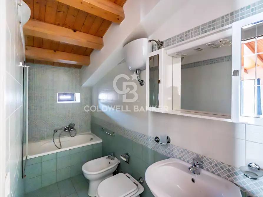 Immagine 29 di Palazzo in vendita  in Corso XX Settembre 80-82-84-86 a Militello In Val Di Catania