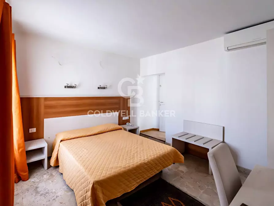 Immagine 36 di Palazzo in vendita  in Corso XX Settembre 80-82-84-86 a Militello In Val Di Catania