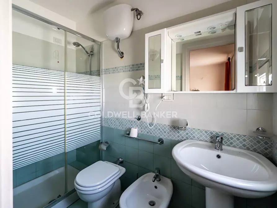 Immagine 37 di Palazzo in vendita  in Corso XX Settembre 80-82-84-86 a Militello In Val Di Catania