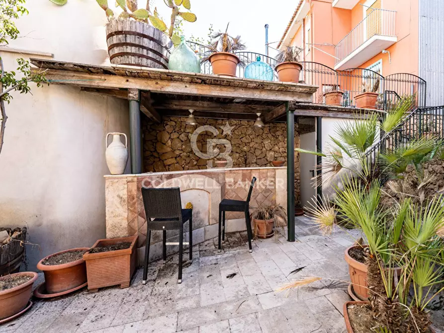 Immagine 43 di Palazzo in vendita  in Corso XX Settembre 80-82-84-86 a Militello In Val Di Catania