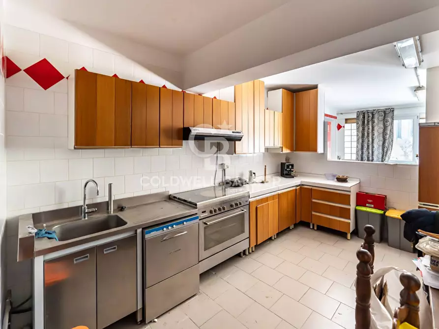 Immagine 48 di Palazzo in vendita  in Corso XX Settembre 80-82-84-86 a Militello In Val Di Catania